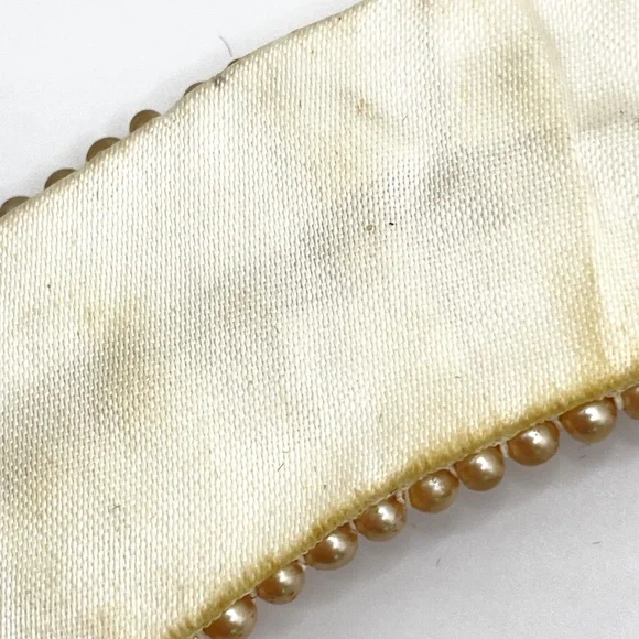 Made in Japan Vintage Ivory Cream Color Pearl Collar - Picture 9 of 13